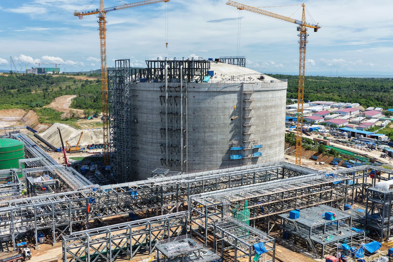 LNG storage tank under construction